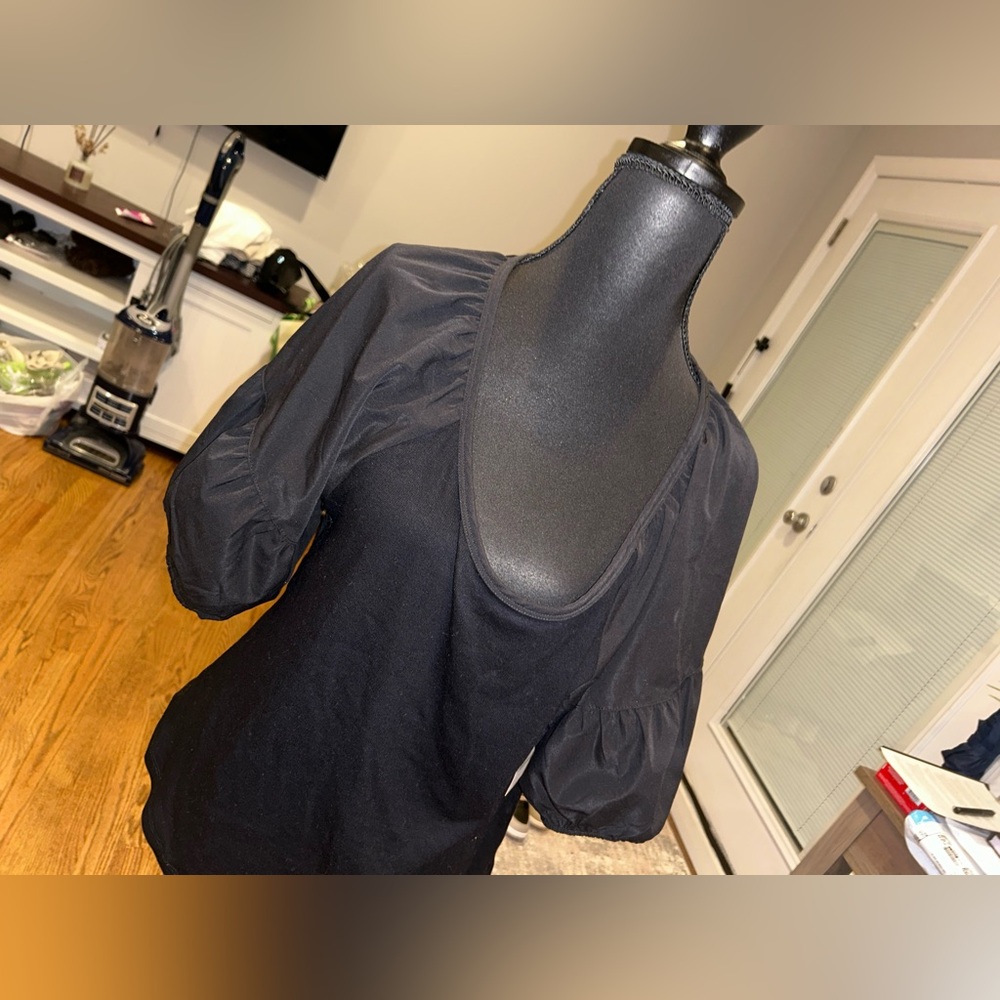 On 34th puff sleeve Women's Top size 1x